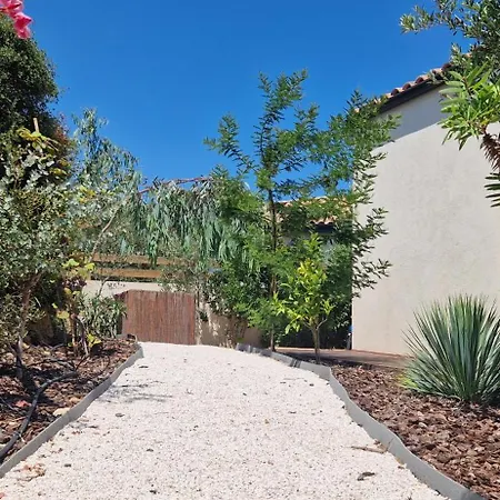 Uoleva Villa *